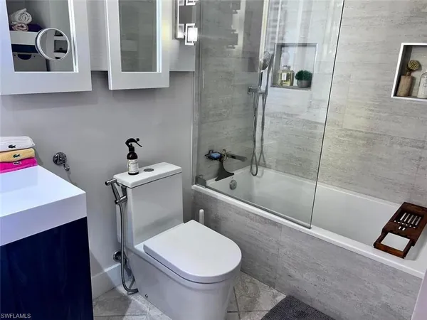 $2,550 | 1810 Bald Eagle Drive, Unit A, Naples, FL 34105