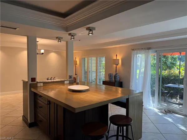 $2,550 | 1810 Bald Eagle Drive, Unit A, Naples, FL 34105