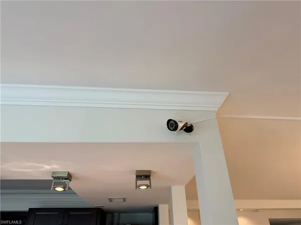 $2,550 | 1810 Bald Eagle Drive, Unit A, Naples, FL 34105