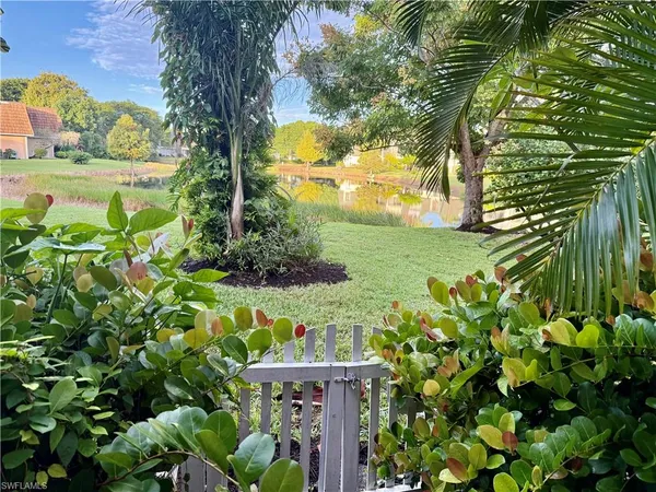 $2,550 | 1810 Bald Eagle Drive, Unit A, Naples, FL 34105