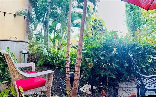 $2,550 | 1810 Bald Eagle Drive, Unit A, Naples, FL 34105