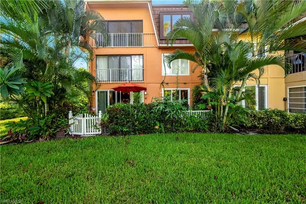 $2,550 | 1810 Bald Eagle Drive, Unit A, Naples, FL 34105