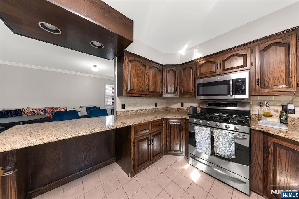 29 Pine Street Lodi, NJ 07644 - Photo 12 of 50