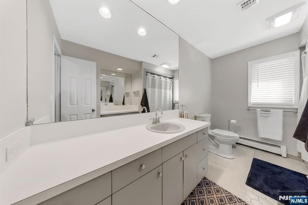 29 Pine Street Lodi, NJ 07644 - Photo 17 of 50