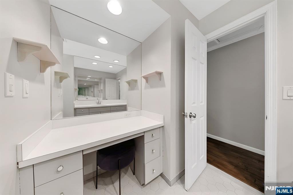 29 Pine Street Lodi, NJ 07644 - Photo 18 of 50