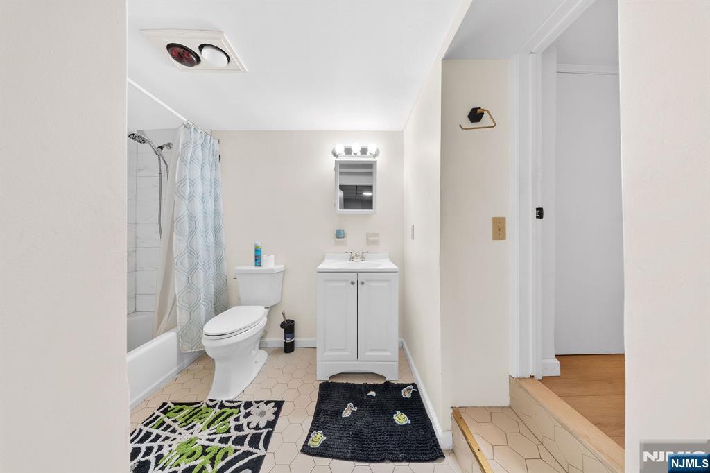 29 Pine Street Lodi, NJ 07644 - Photo 33 of 50