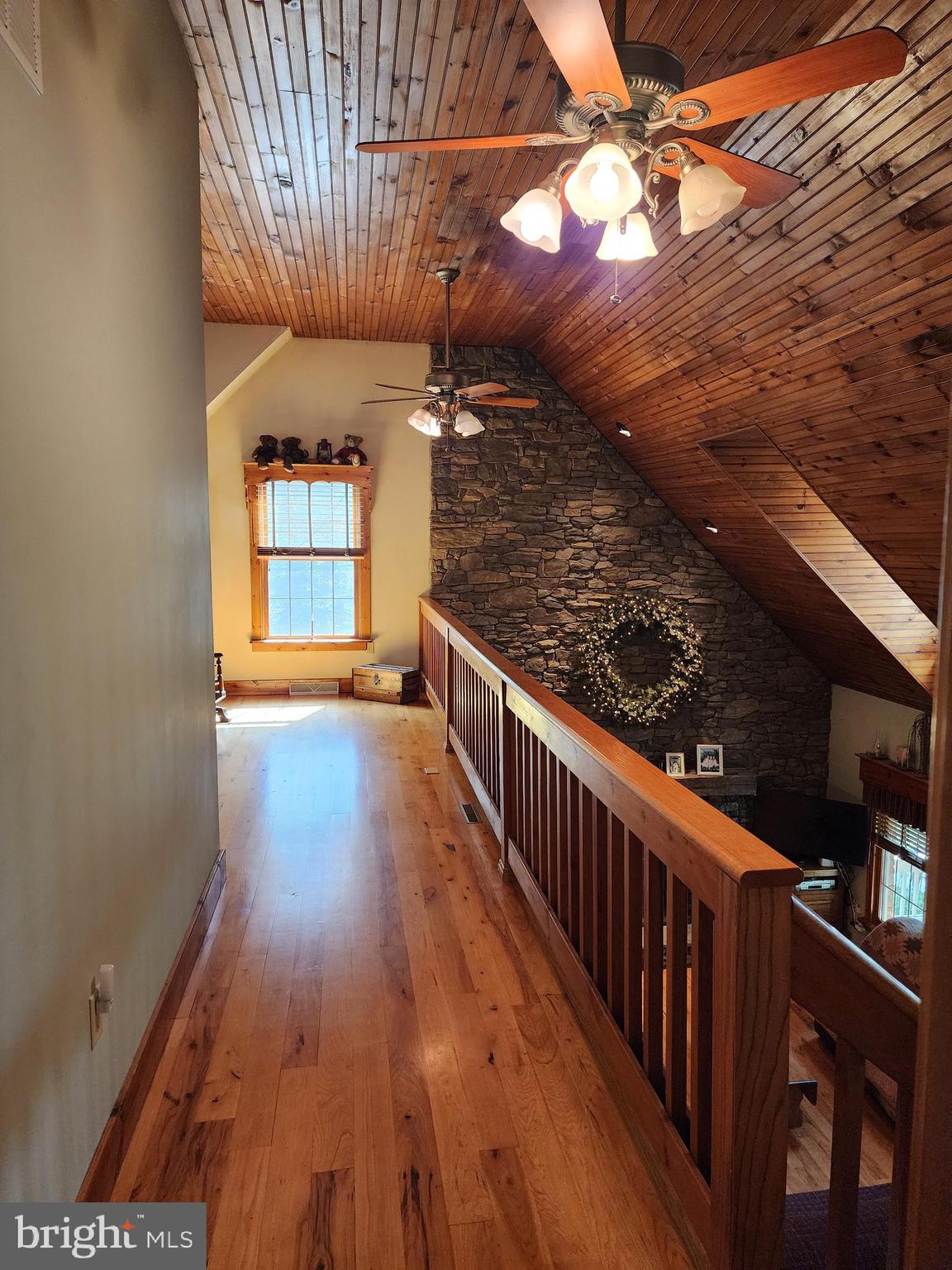 14847 White Oak Ridge Hancock, MD 21750 - Photo 19 of 101 2nd Floor Hall Looking From Primary BR