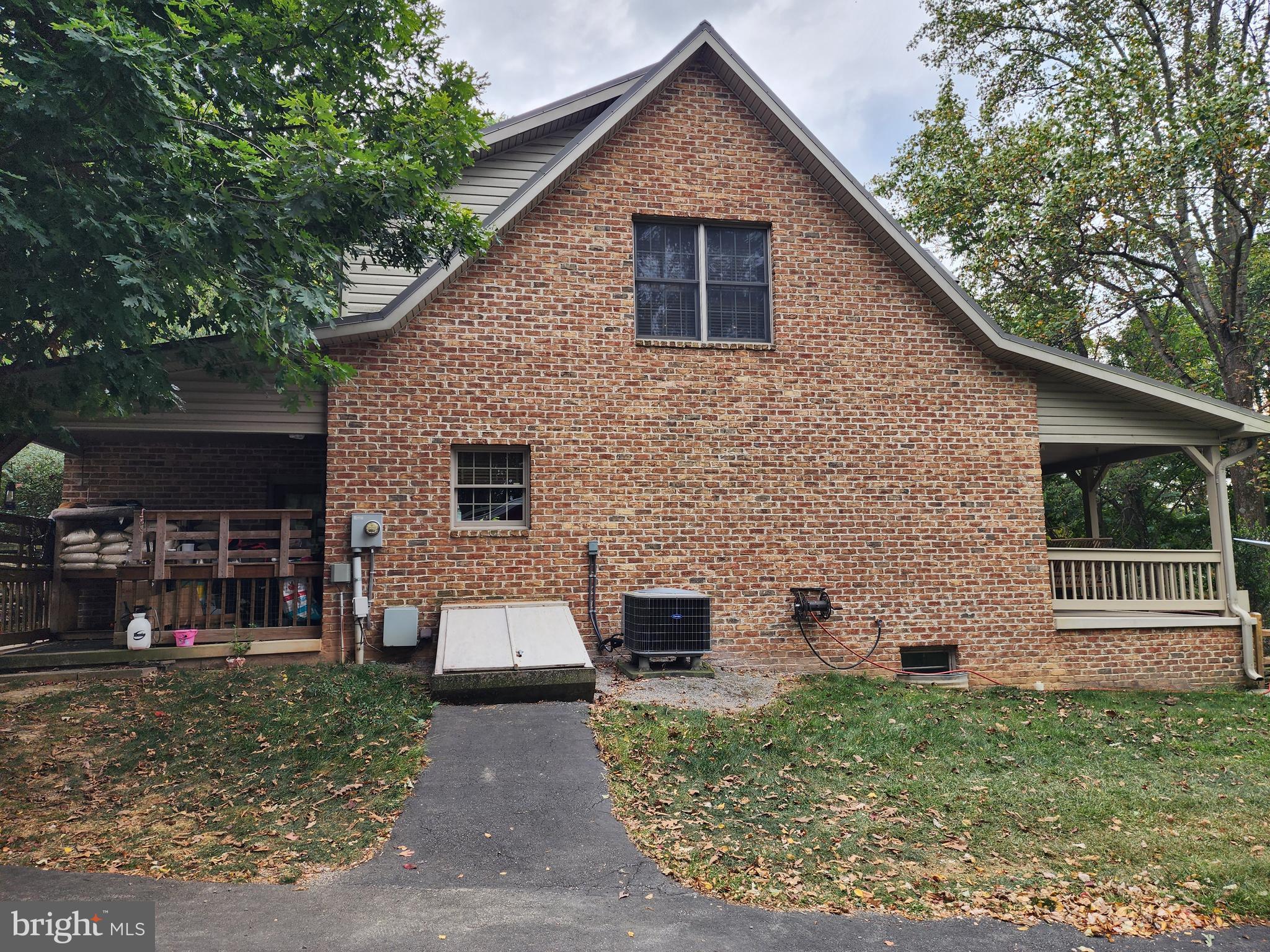 14847 White Oak Ridge Hancock, MD 21750 - Photo 64 of 101 a front view of a house with a yard