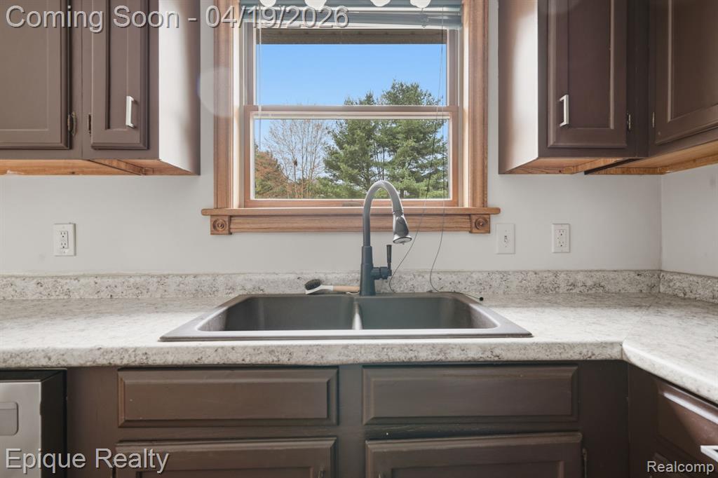 8269 Morrish Road Flushing, MI 48433 - Photo 10 of 33