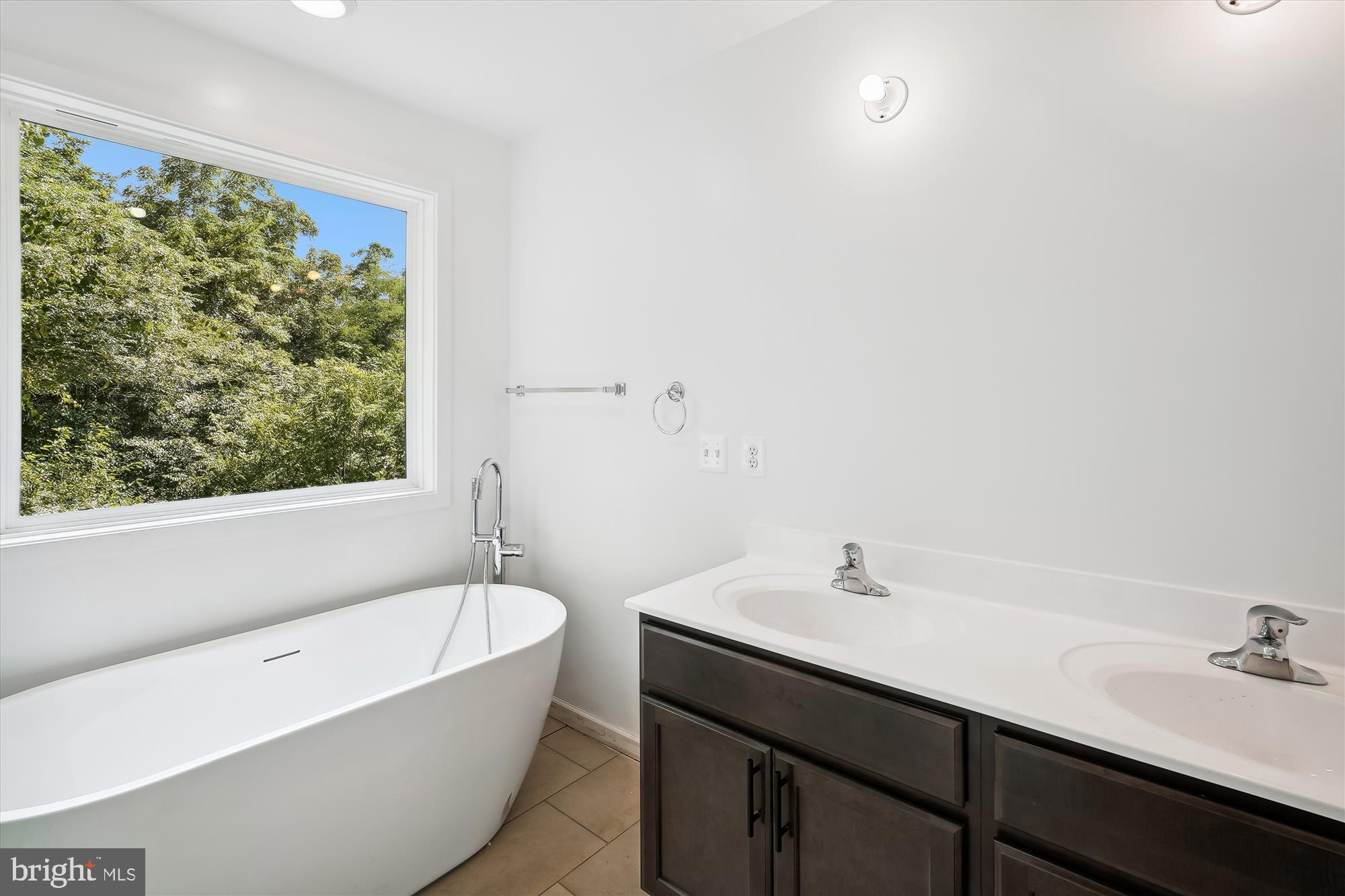 2 Cedar Ridge Road Rapidan, VA 22733 - Photo 32 of 60 Primary Bath