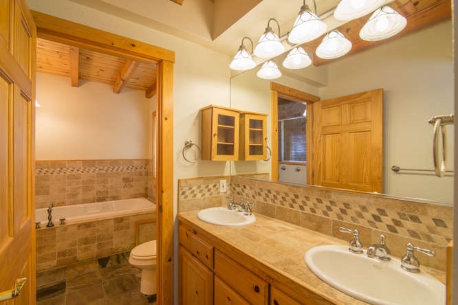 10581 Heather Road Truckee, CA 96161 - Photo 8 of 14 Gallery Image 8