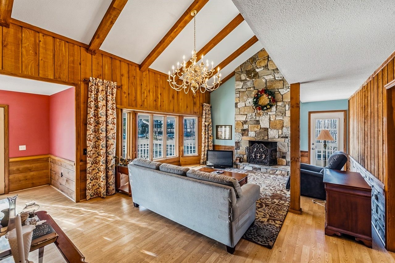 177 Rubin Thorne Road Campobello, SC 29322 - Photo 5 of 50