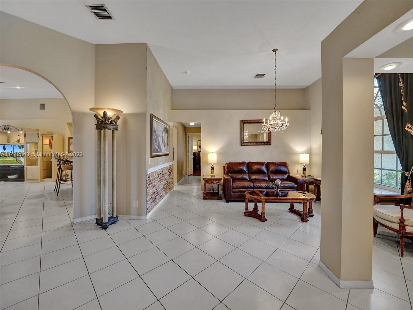 3273 Ridge Trace Davie, FL 33328 - Photo 12 of 74