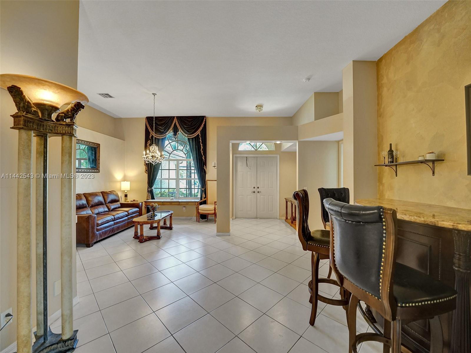 3273 Ridge Trace Davie, FL 33328 - Photo 13 of 74