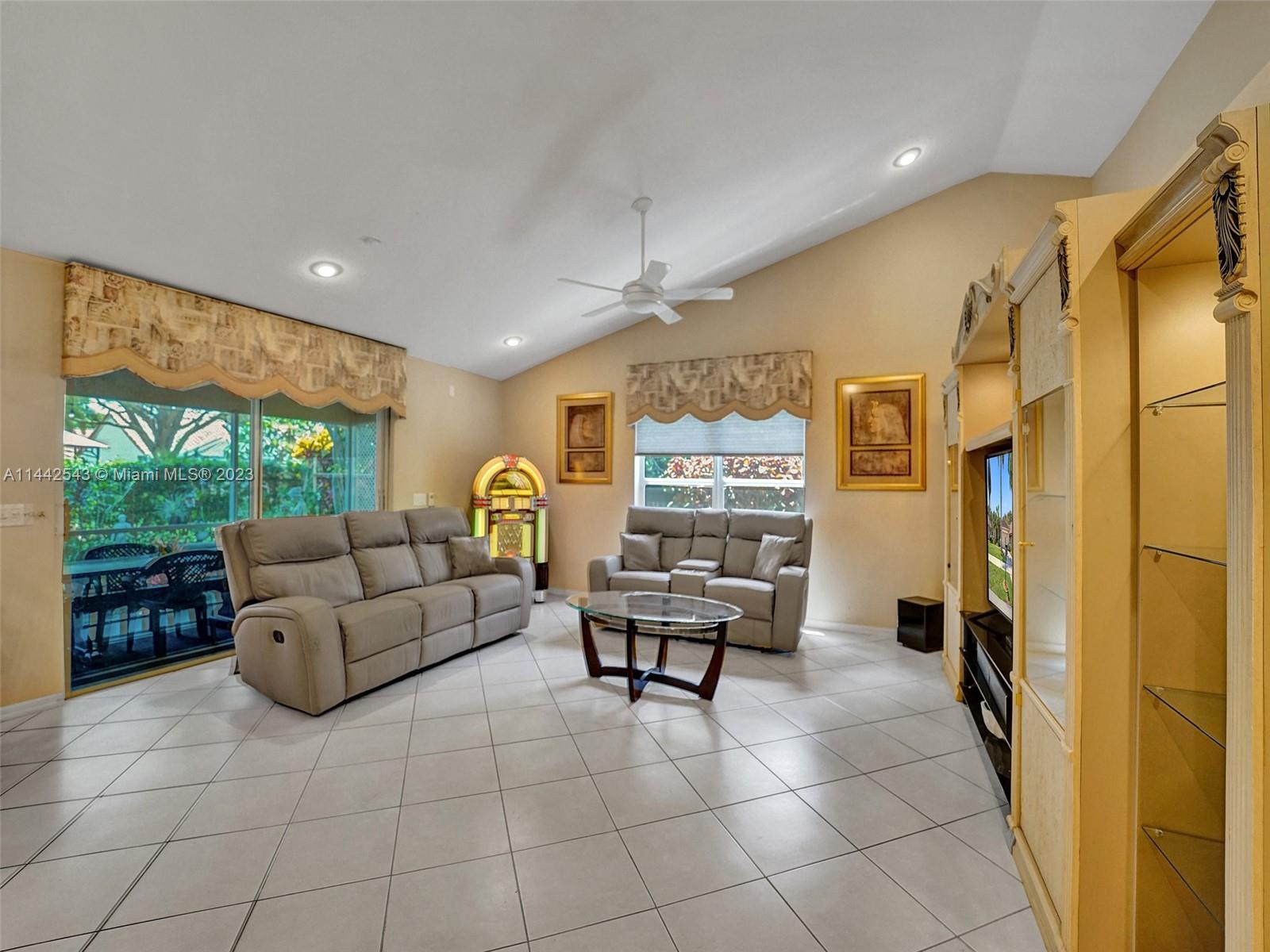 3273 Ridge Trace Davie, FL 33328 - Photo 28 of 74