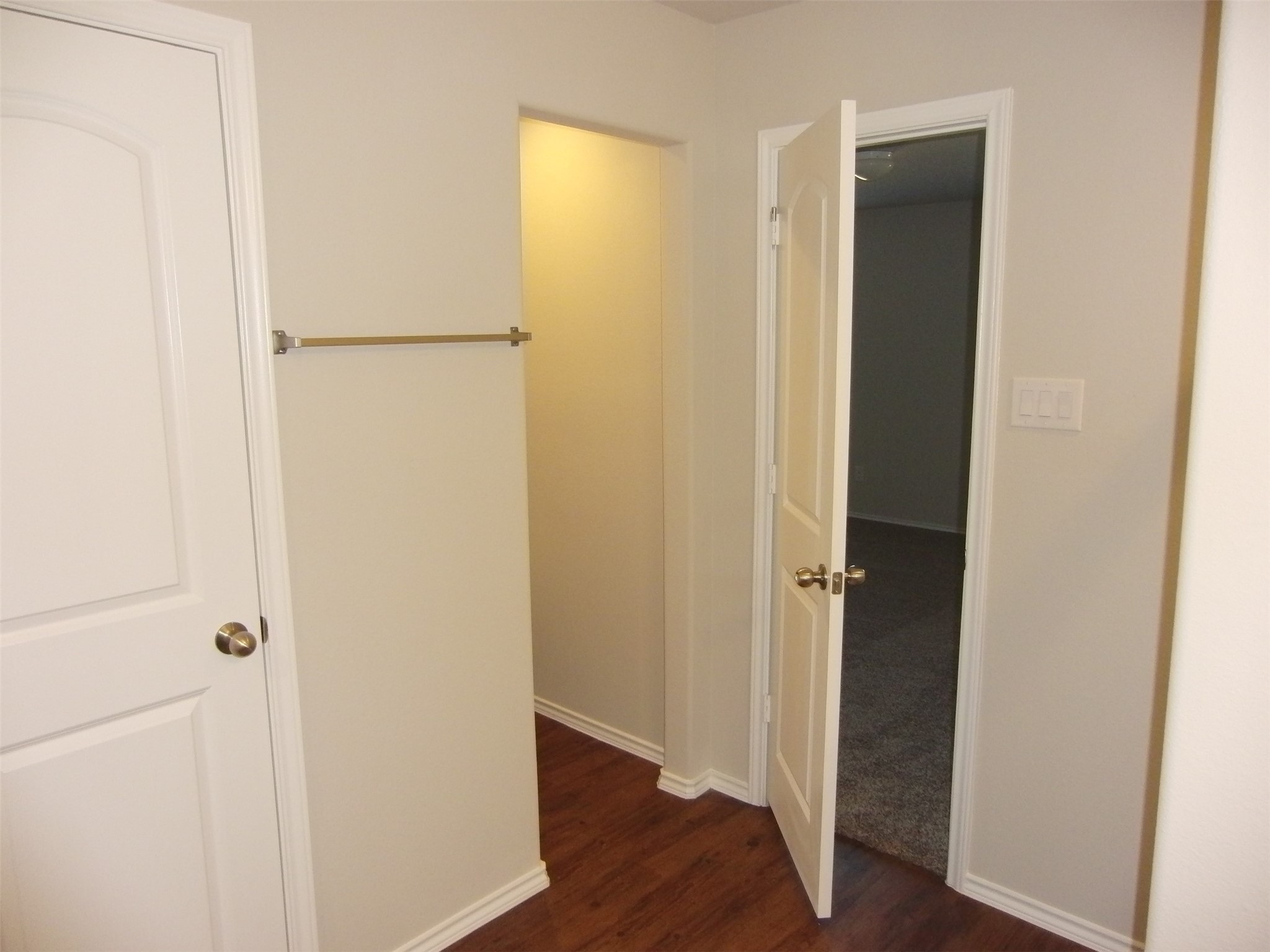 5522 Mesquite Oaks Trail Spring, TX 77389 - Photo 12 of 28 Entrance, garage and secondary bathroom