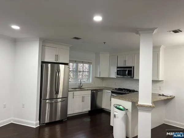 $3,500 | 200 Laird Avenue, Unit 107, Cliffside Park, NJ 07010