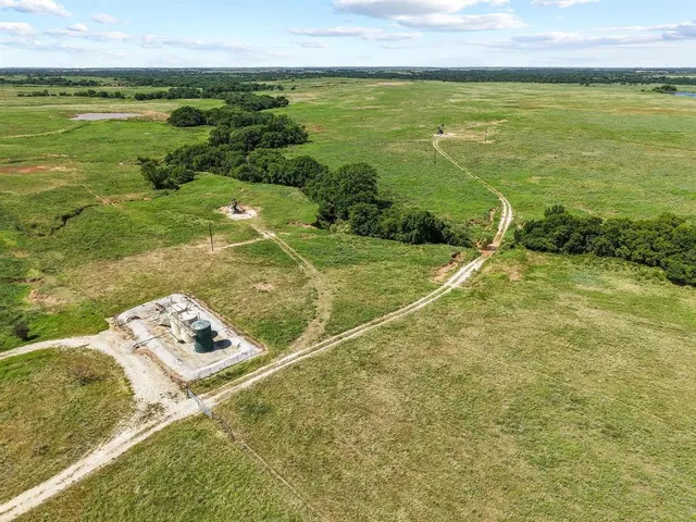 a view of an ocean from a yard