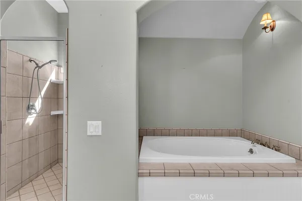 $899,000 | 10234 Clover Drive, Oak Hills, CA 92344