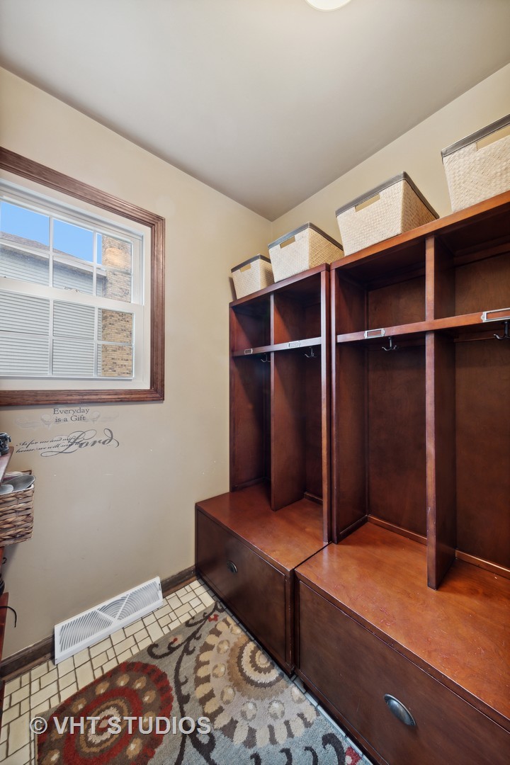 1545 Preston Road Naperville, IL 60563 - Photo 13 of 38