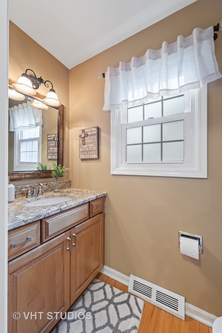 1545 Preston Road Naperville, IL 60563 - Photo 14 of 38