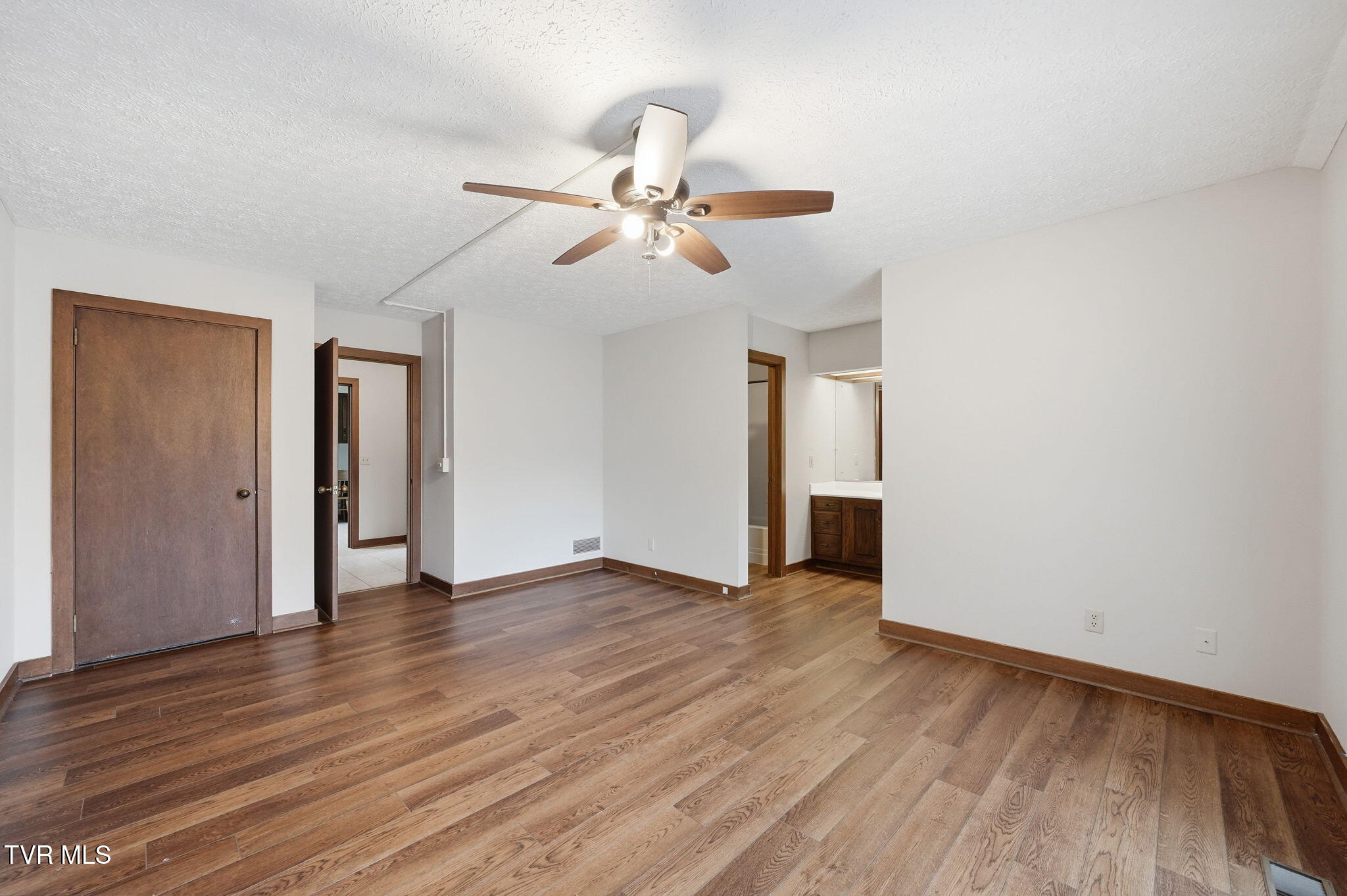 138 Columbine Road Kingsport, TN 37660 - Photo 13 of 50 3-web-or-mls-015_DSC03285