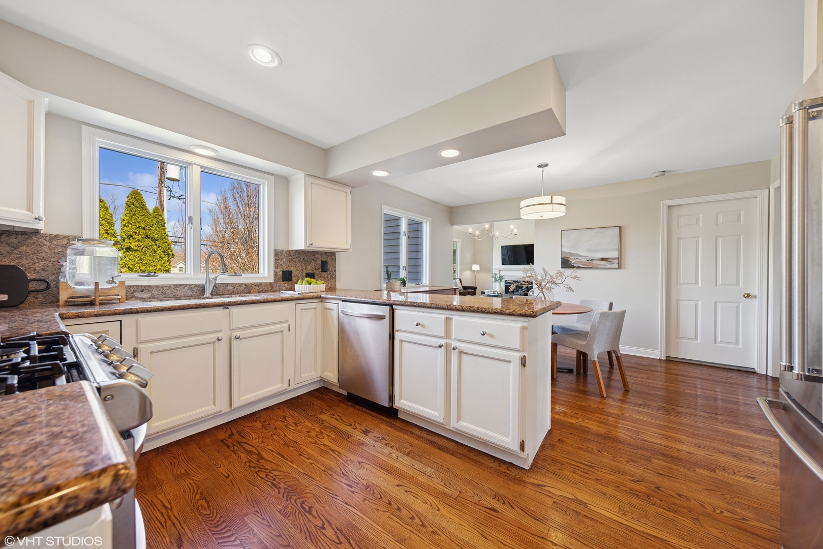 434 Ridge Avenue Clarendon Hills, IL 60514 - Photo 11 of 27 Gallery Image 11