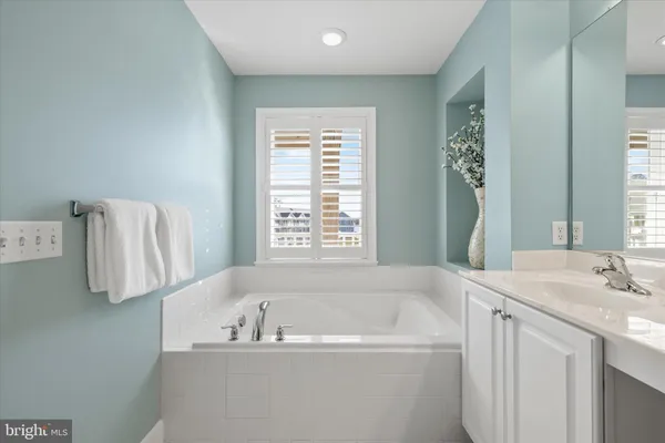 $650,000 | 11100 Crusader Lane, Unit 105, Berlin, MD 21811