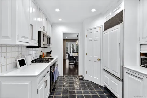 $2,199,000 | 5 S Branch, Roslyn, NY 11576