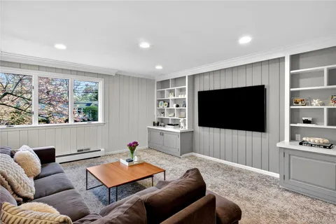 $2,199,000 | 5 S Branch, Roslyn, NY 11576