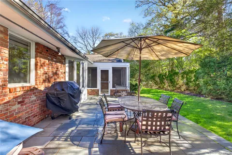 $2,199,000 | 5 S Branch, Roslyn, NY 11576