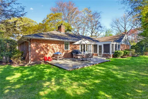 $2,199,000 | 5 S Branch, Roslyn, NY 11576