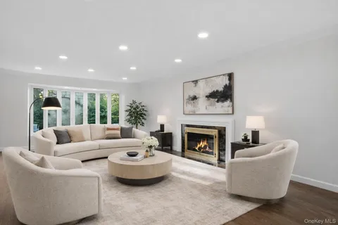 $2,199,000 | 5 S Branch, Roslyn, NY 11576