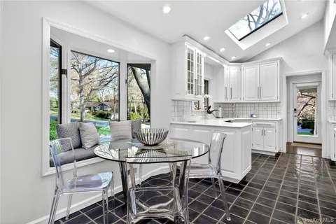 $2,199,000 | 5 S Branch, Roslyn, NY 11576