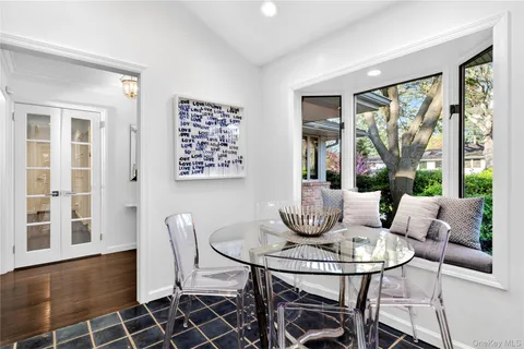 $2,199,000 | 5 S Branch, Roslyn, NY 11576