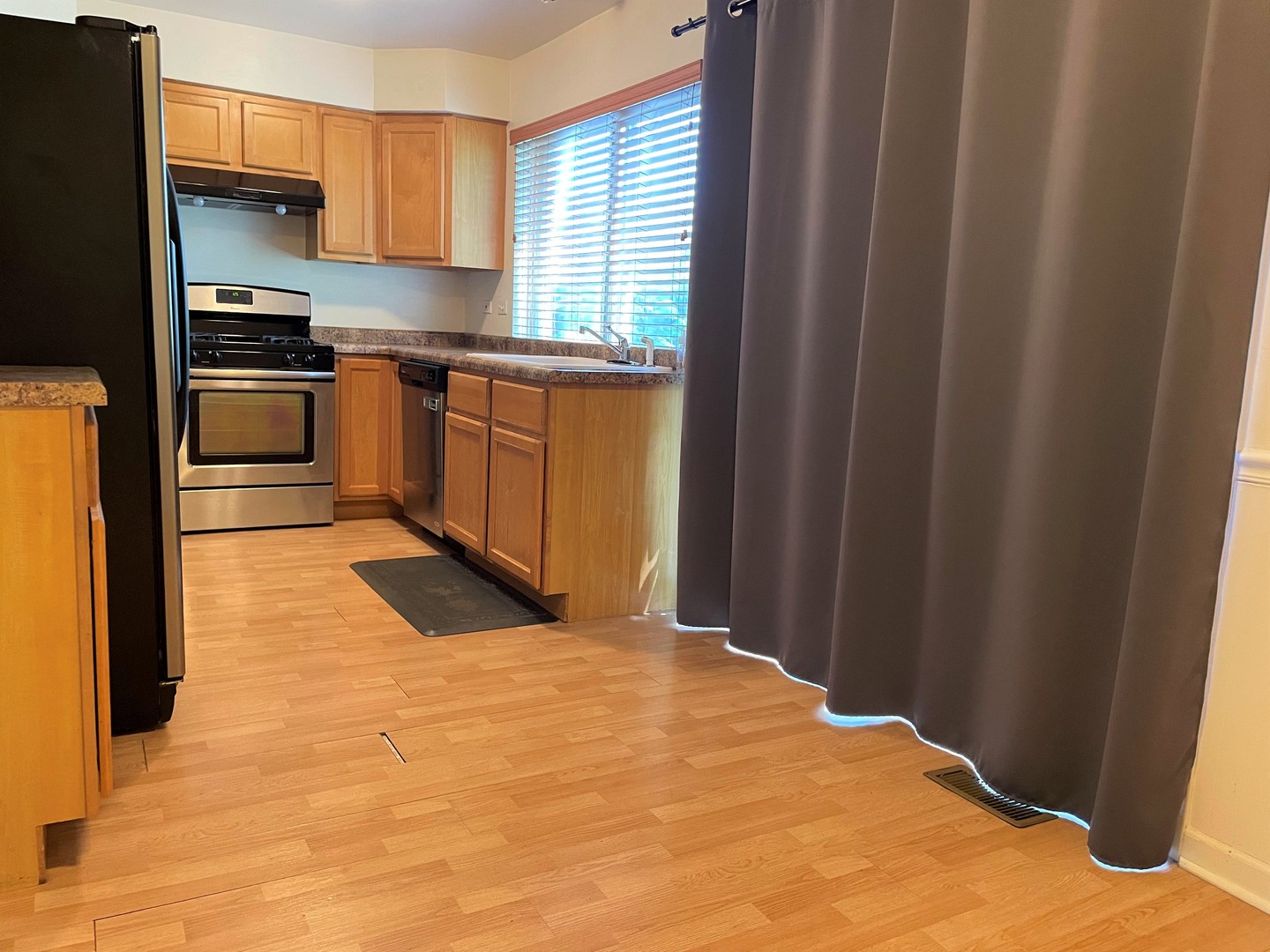2113 Kettering Road Hoffman Estates, IL 60169 - Photo 3 of 12