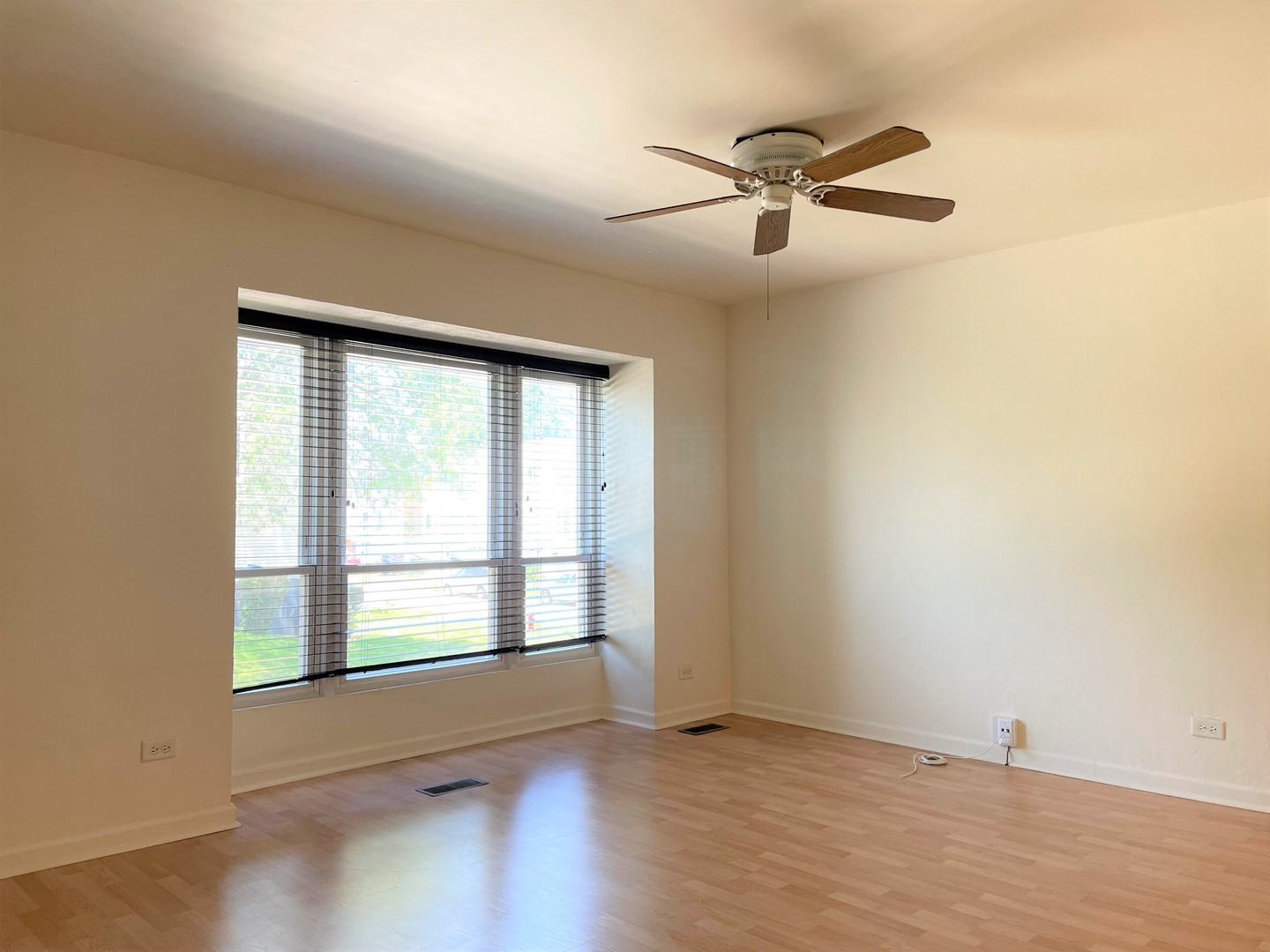 2113 Kettering Road Hoffman Estates, IL 60169 - Photo 4 of 12