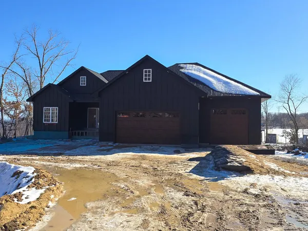 $724,900 | W647 Oak Shore, Fall River, WI 53932
