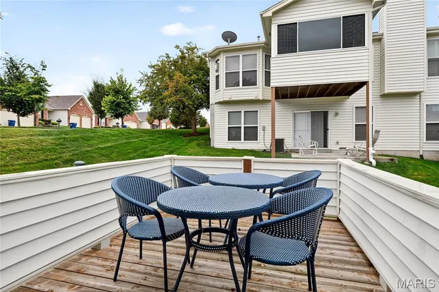 $425,000 | 232 Cordovan Commons Parkway, Chesterfield, MO 63017