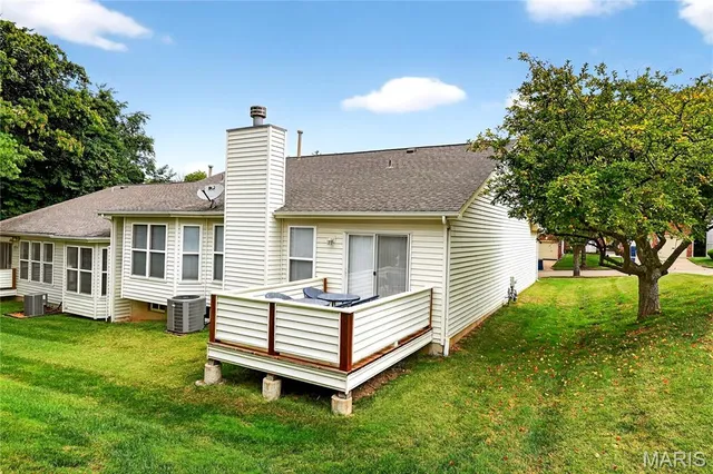 $425,000 | 232 Cordovan Commons Parkway, Chesterfield, MO 63017