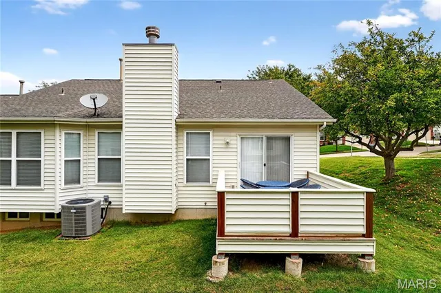 $425,000 | 232 Cordovan Commons Parkway, Chesterfield, MO 63017