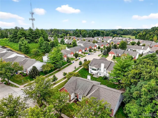 $425,000 | 232 Cordovan Commons Parkway, Chesterfield, MO 63017