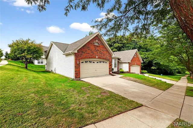 $425,000 | 232 Cordovan Commons Parkway, Chesterfield, MO 63017
