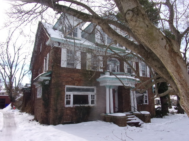 1595 West Macon Street Decatur, IL 62522 - Photo 2 of 20