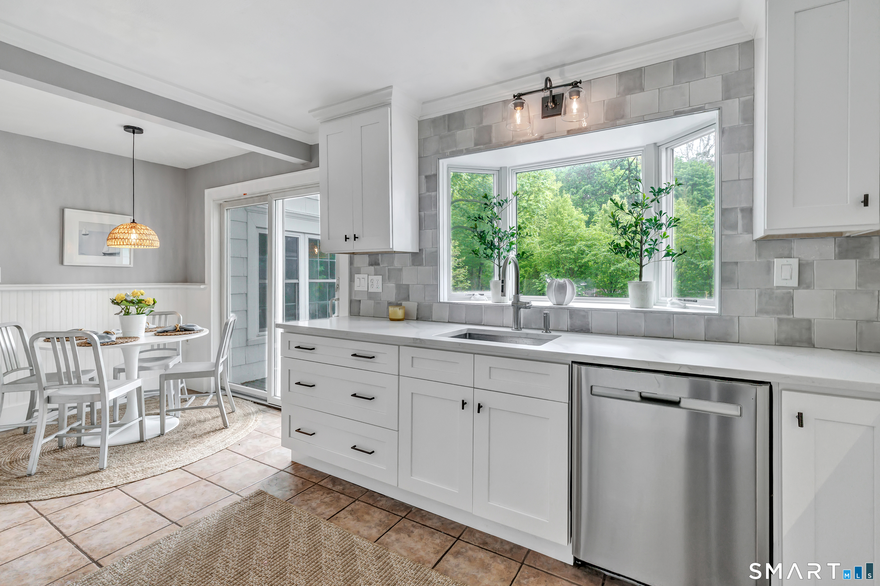 464 Round Hill Road Fairfield, CT 06824 - Photo 21 of 40