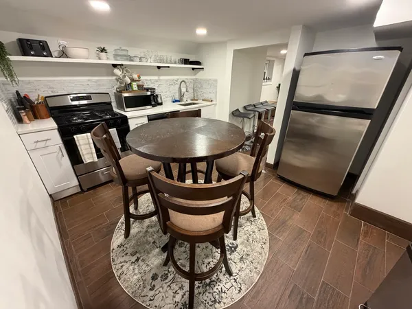 $3,500 | 1805 West Cuyler Avenue, Unit G, Chicago, IL 60613