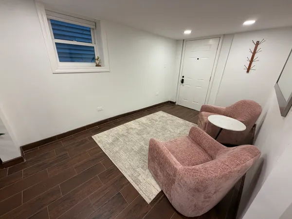 $3,500 | 1805 West Cuyler Avenue, Unit G, Chicago, IL 60613