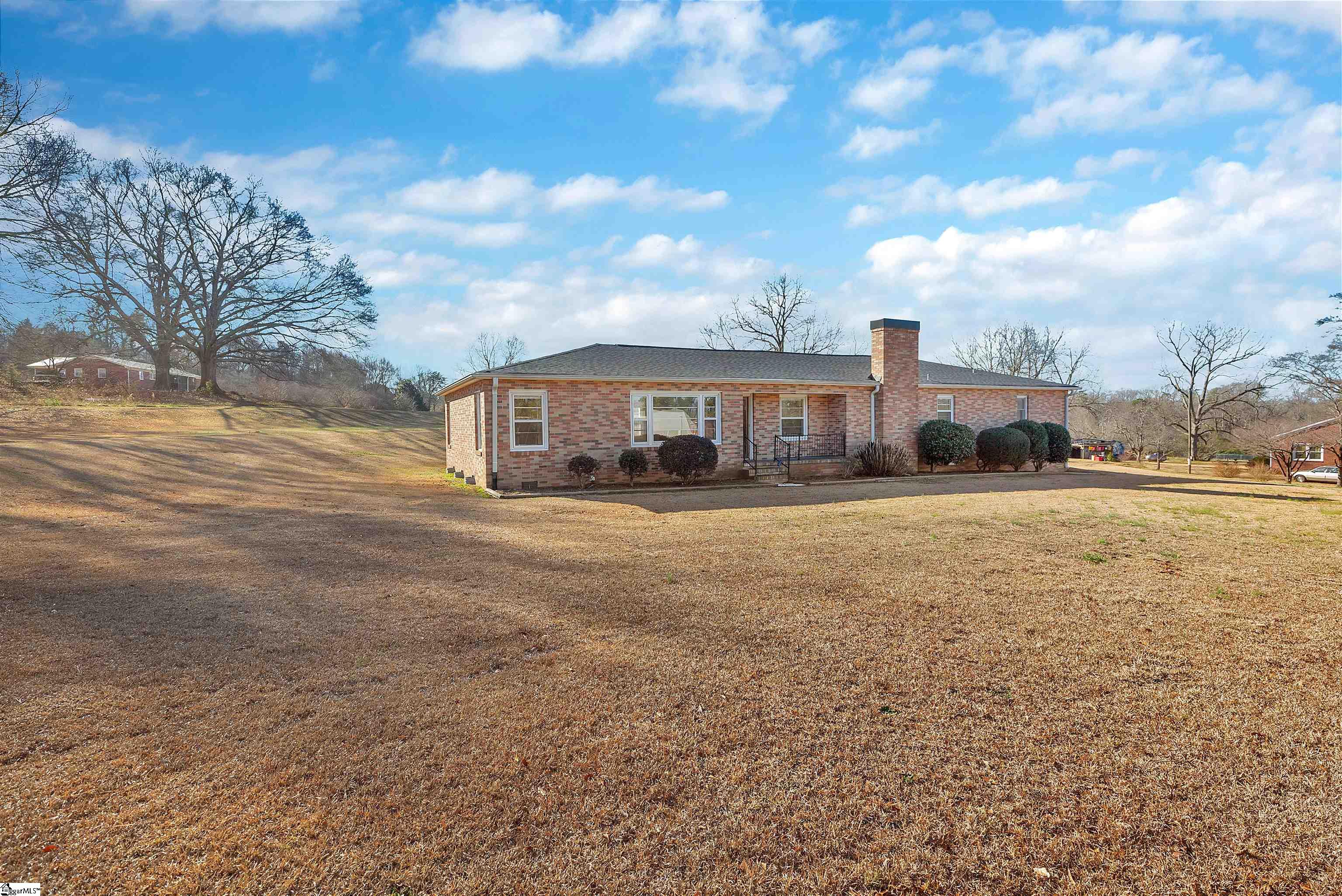 225 Cross Hill Road Easley, SC 29640 - Photo 3 of 33