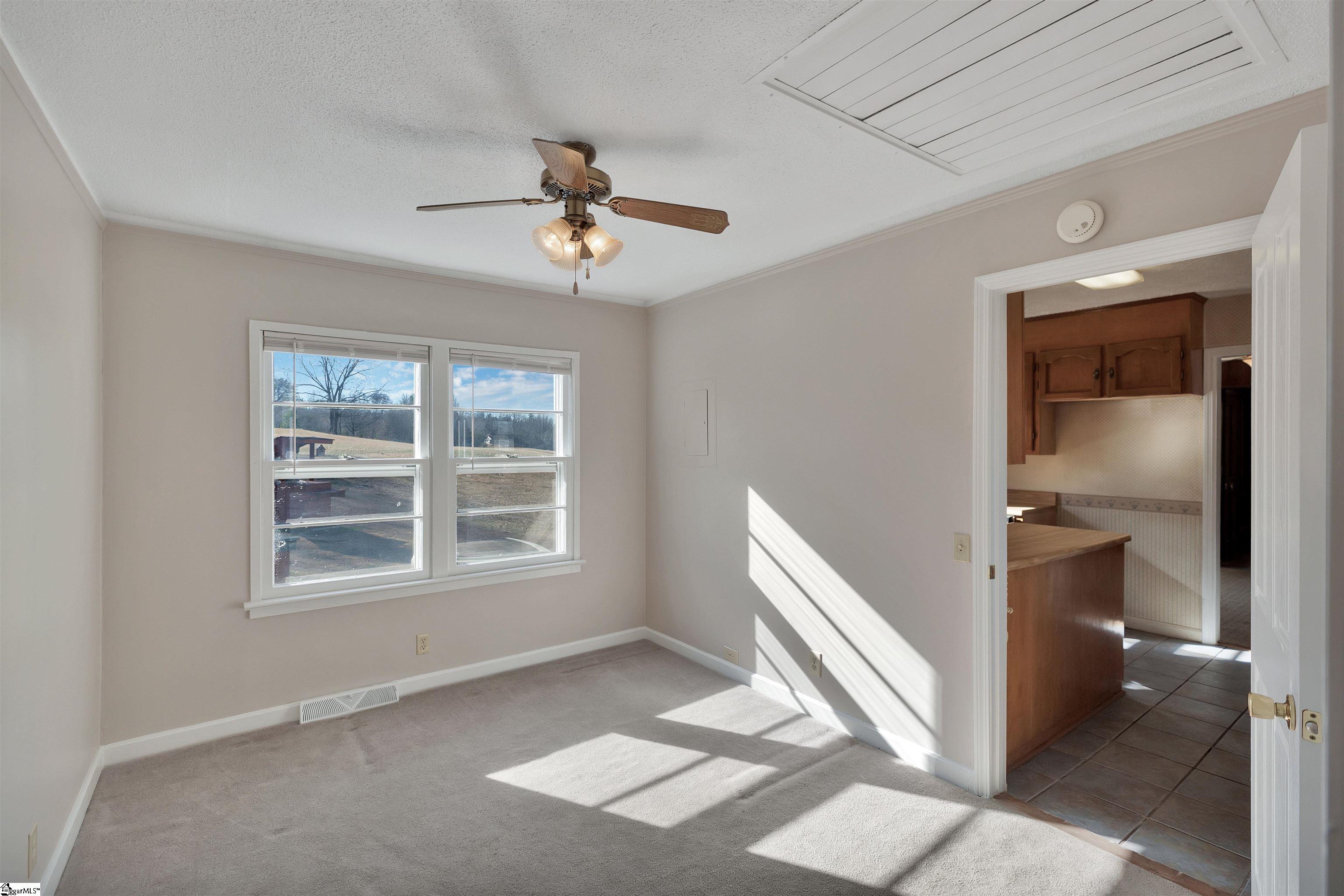 225 Cross Hill Road Easley, SC 29640 - Photo 10 of 33