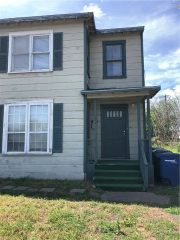 $900 | 2901 South Staples Street, Unit B, Corpus Christi, TX 78404